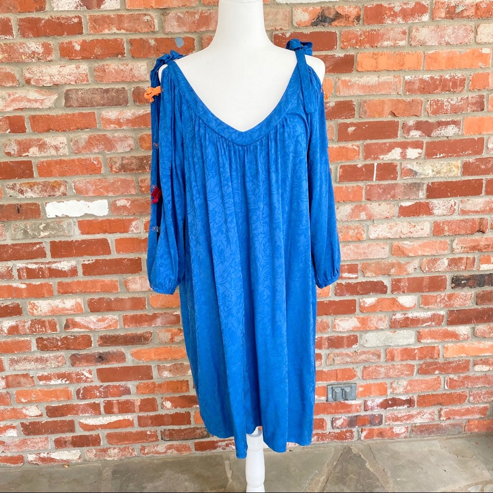 Holding Horses Cold Shoulders Dress, L